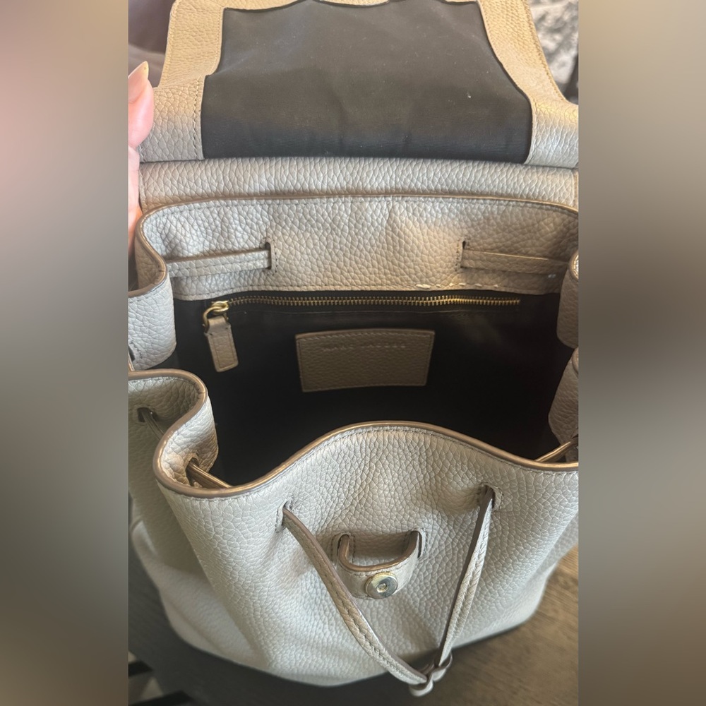 MARC JACOBS pebble leather taupe grey backpack purse gold hardware small medium - Picture 6 of 14